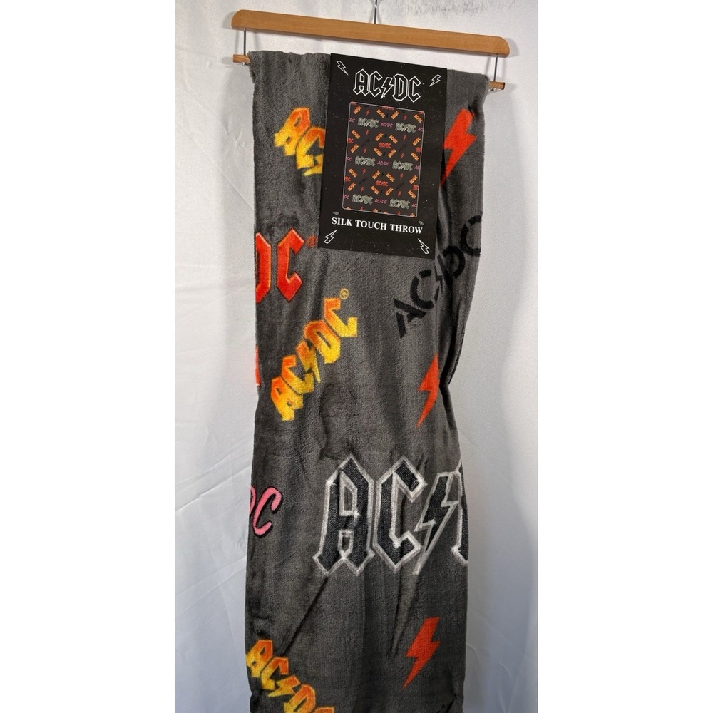 Silk‎ touch throw blanket 50x70" ACDC name on blanket new